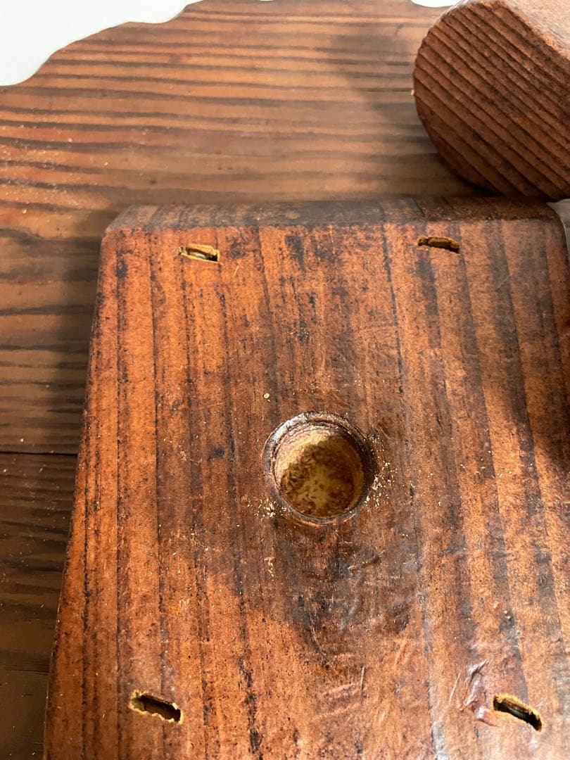 木製円形テーブル 猫型椅子 波型天板セット