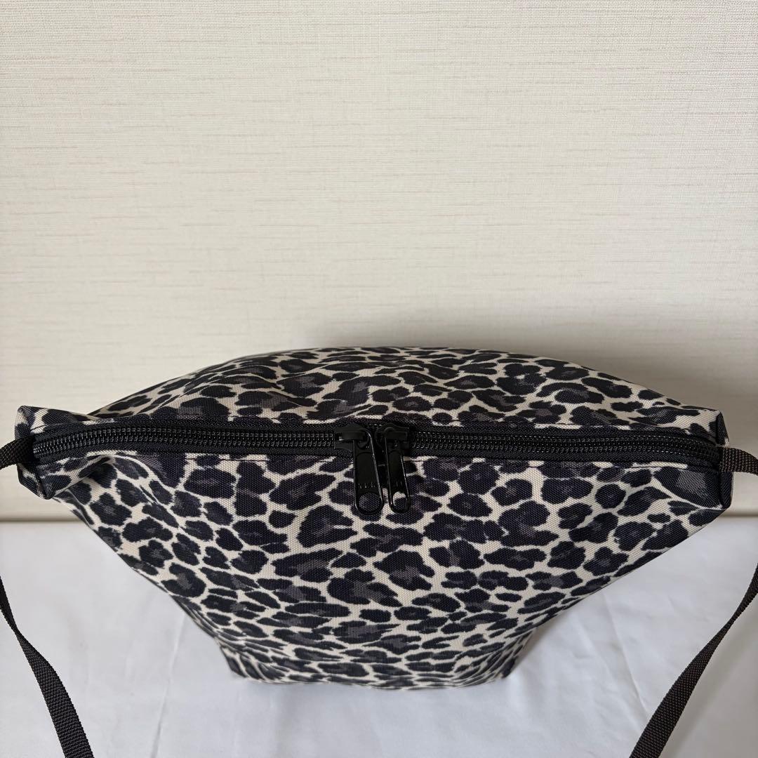 【美品】エルベシャプリエ　舟型 ビッグポシェット2885F グリーンレーベル別注