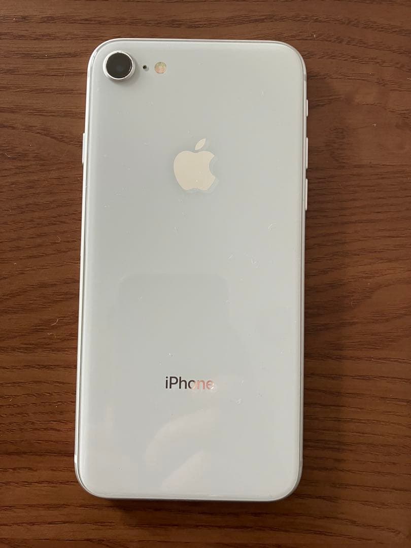や*ま様 Apple iPhone 8 ホワイト 本体