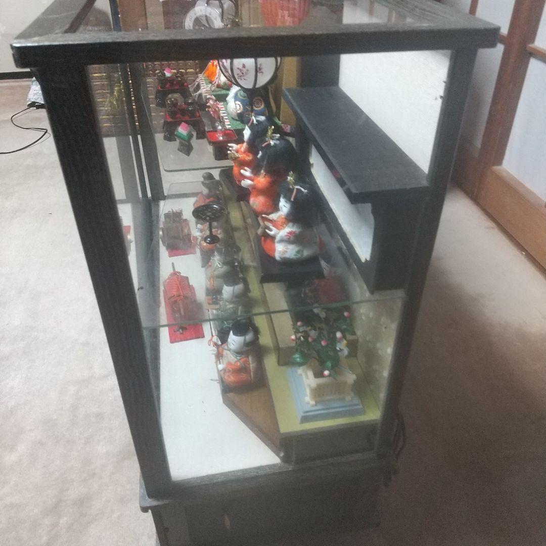 雛人形、ひな祭り用雛飾り 15人揃い ガラスケース、灯り、音楽付き中古品