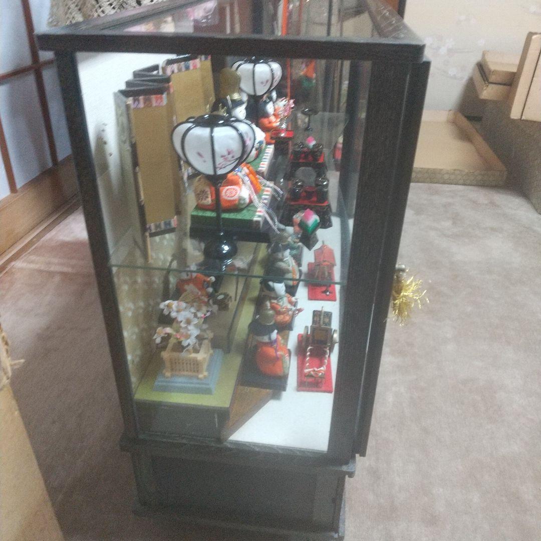 雛人形、ひな祭り用雛飾り 15人揃い ガラスケース、灯り、音楽付き中古品