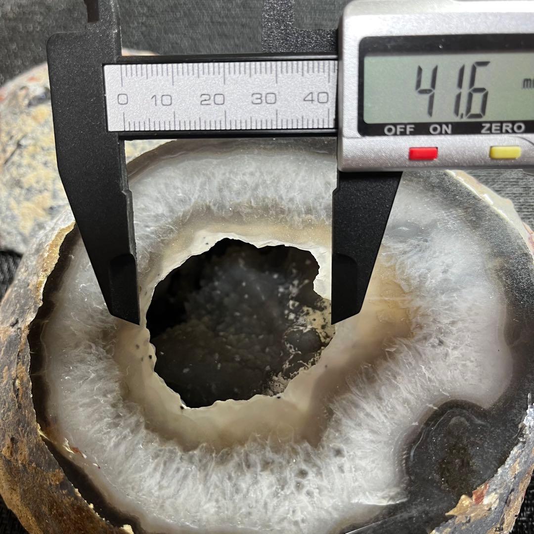 天然石　トレジャーメノウ　重量1.９kg 　幅約155mm