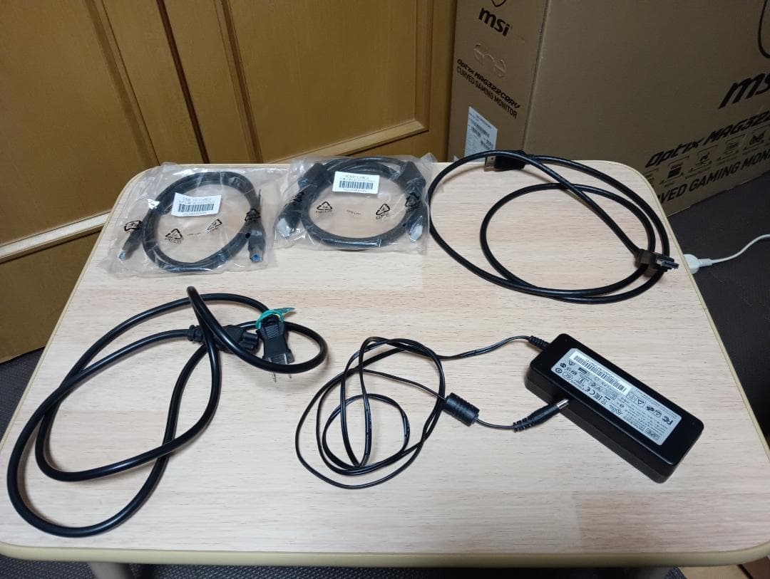 ジャンク品　ゲーミングモニタ32型　MSI Optix MAG322CQRV