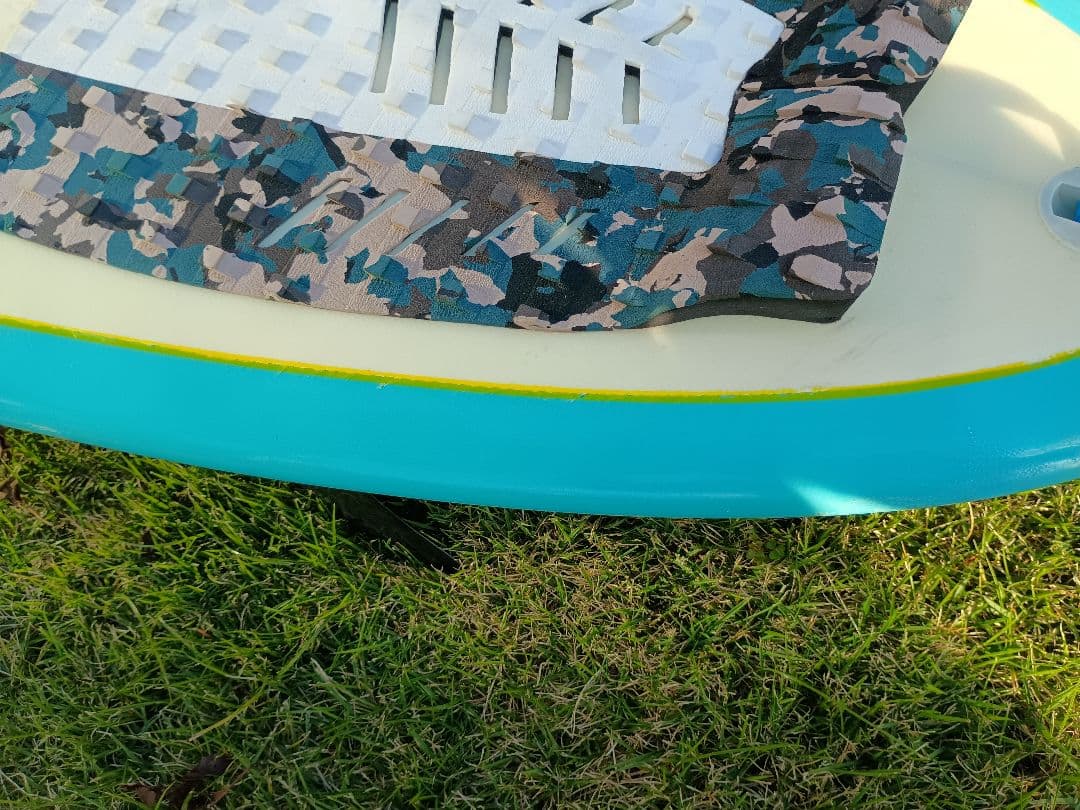 ファンボード エッセンスessenseサーフボード　ミッドレングス6.6フィン