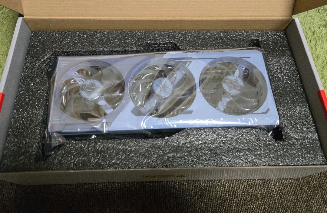 グラフィックボード・グラボ・ビデオカード ASRock RX9070XT Steel Legend