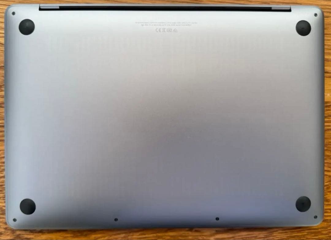Apple MacBook Pro 2020 13インチ　A2289 256GB