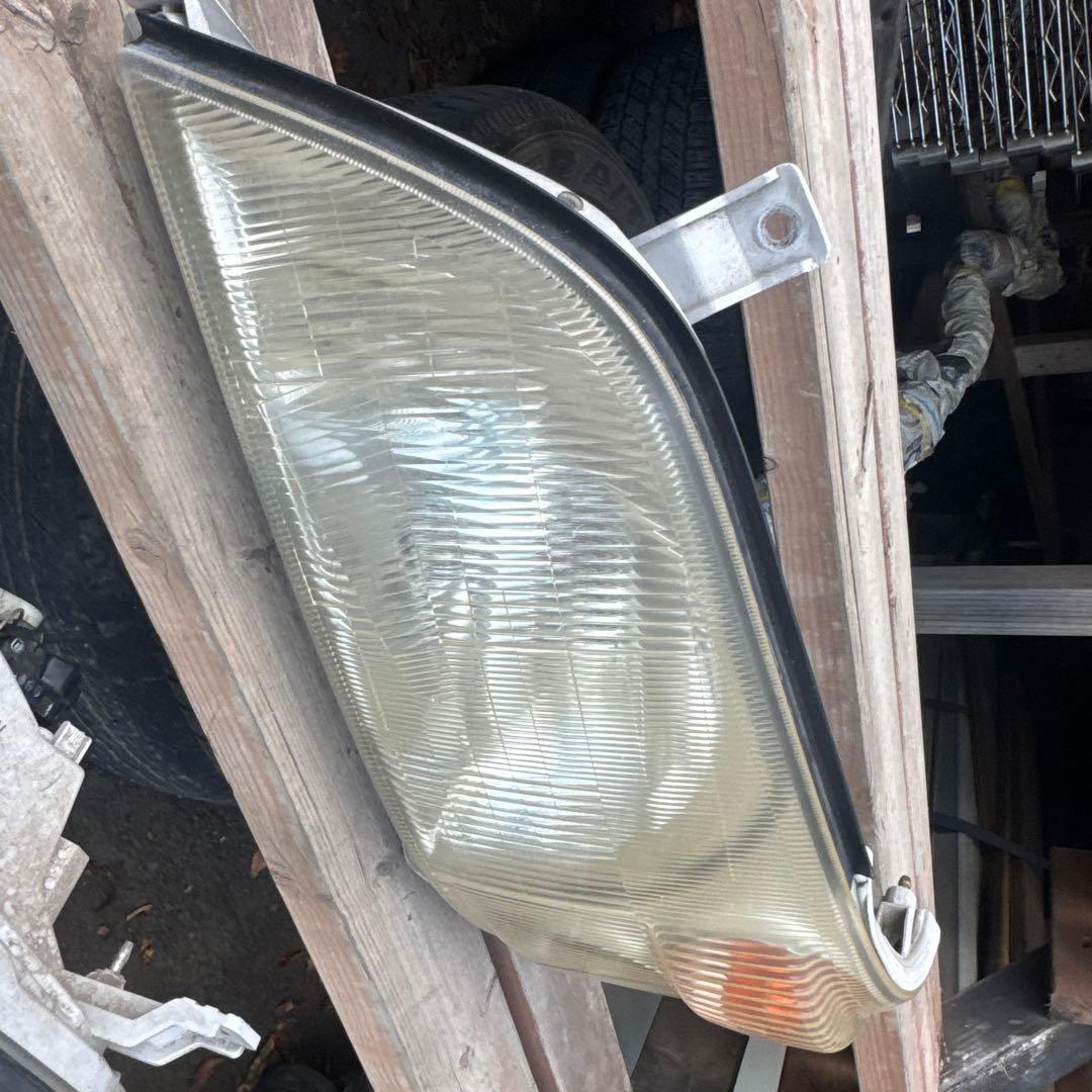 s*r様 トヨタダイナ、トヨエース、カムロード純正 ヘッドライト