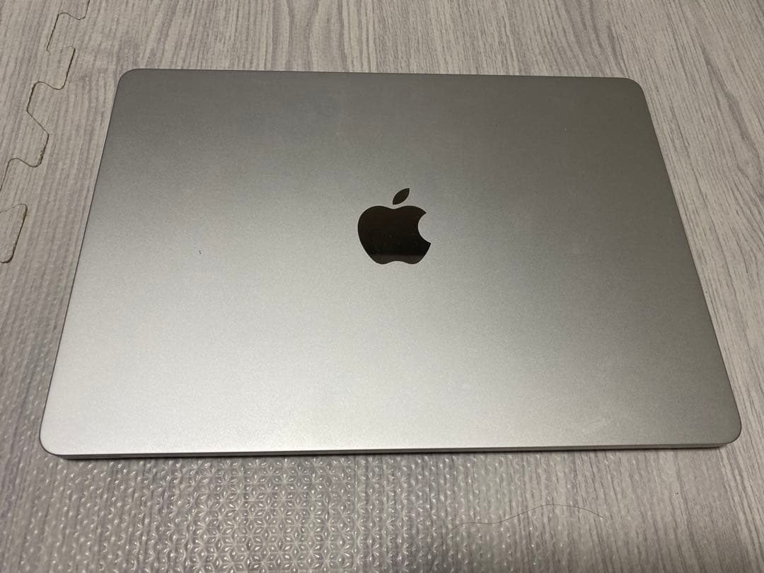MacBook Air 13インチ M2 16GB SSD256GB