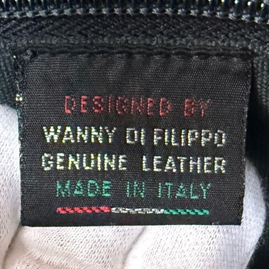 美品♡三日月♡イルビゾンテ レザー エンボスロゴ ショルダーバッグ ブラック