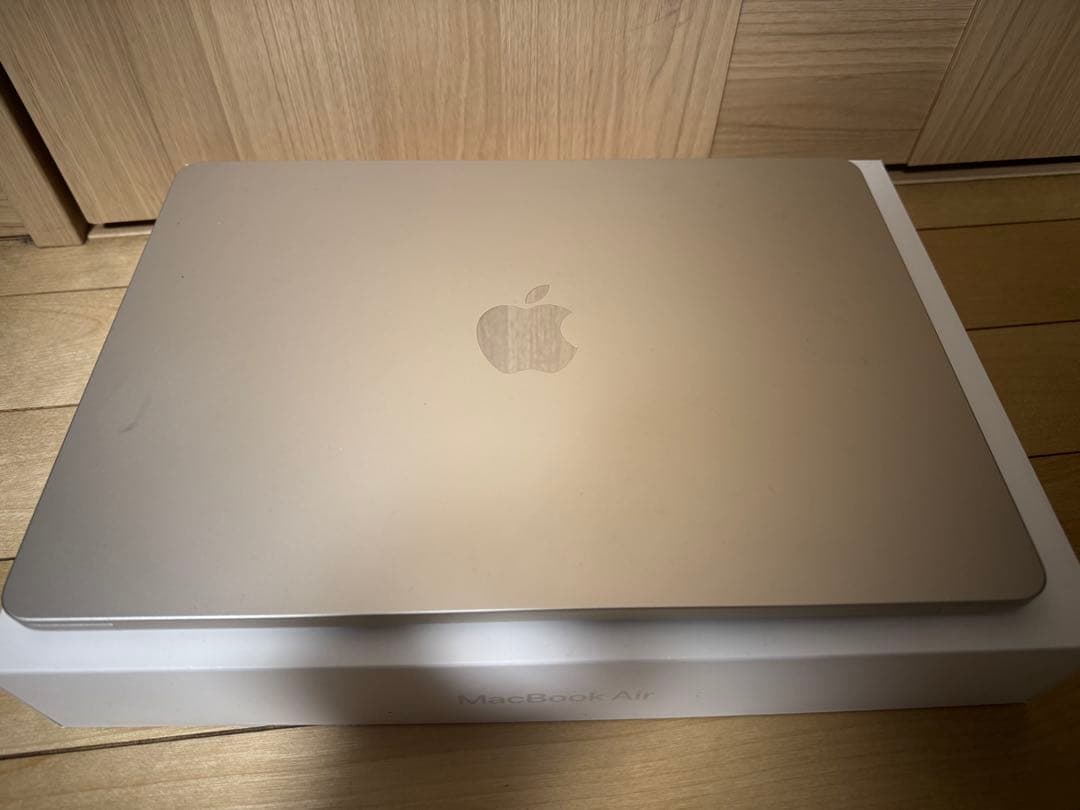 MacBook Air M2 スターライト