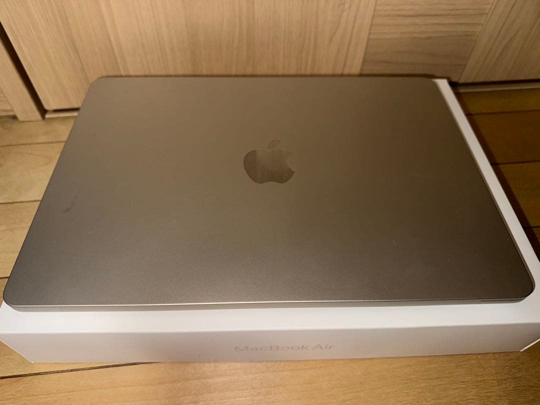 MacBook Air M2 スターライト