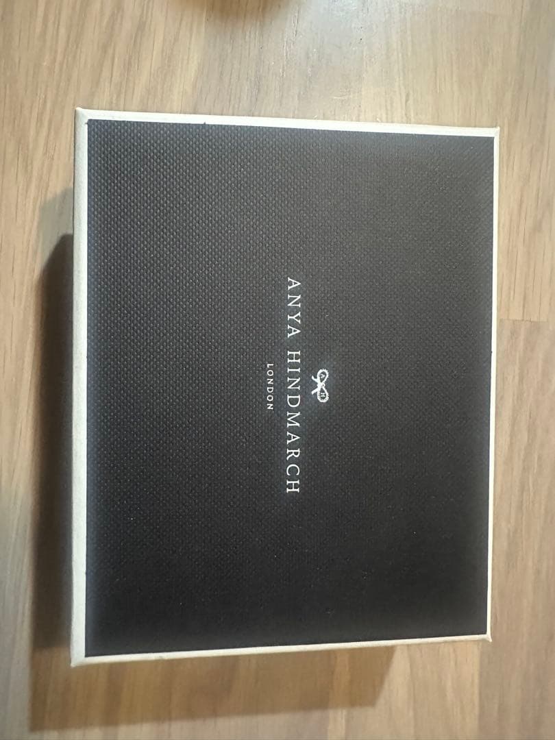 新品ANYAHINDMARCH スマホカードケース シルバー