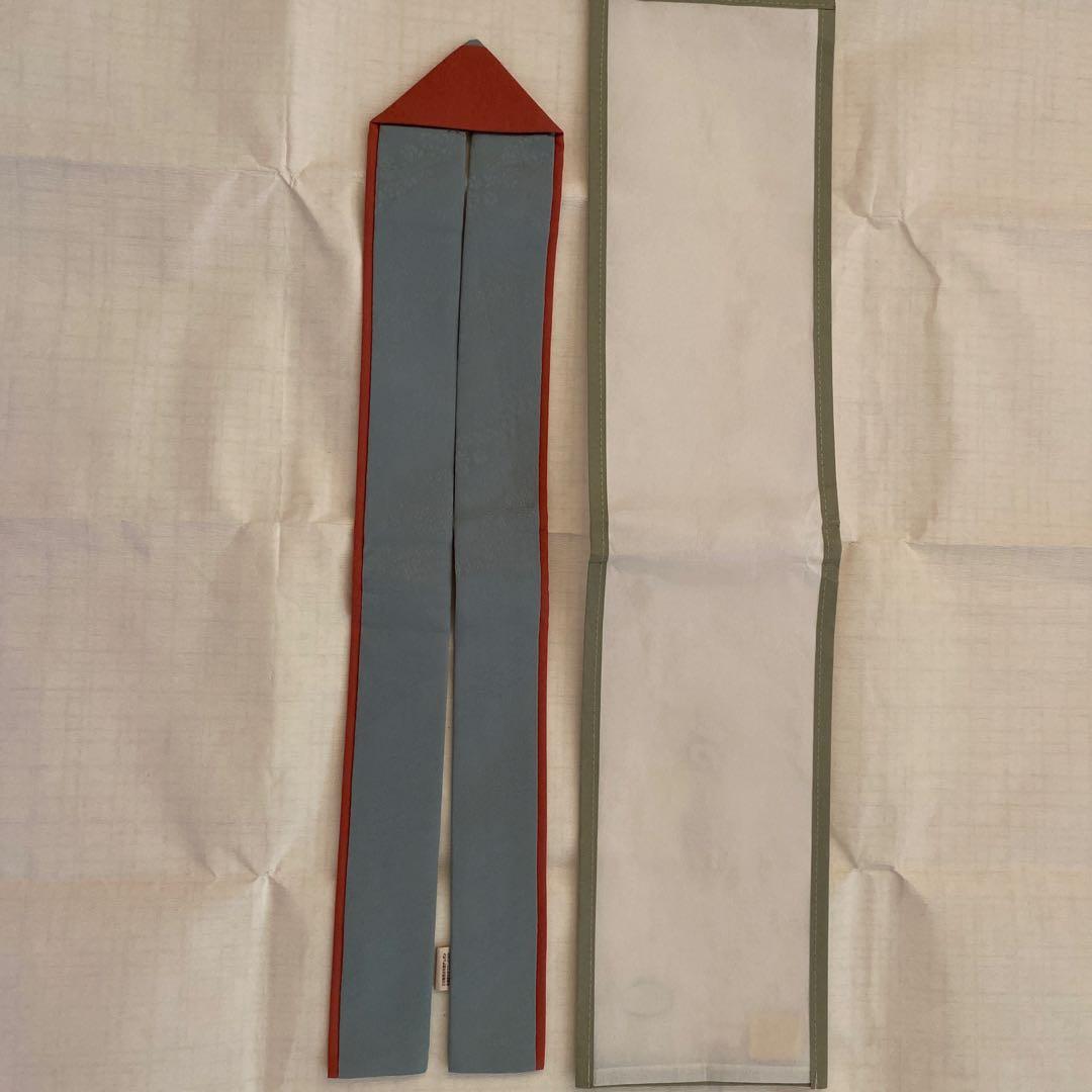 卒業式　着物と袴セット　赤の蝶柄小紋　紫色の袴　半幅帯　伊達襟