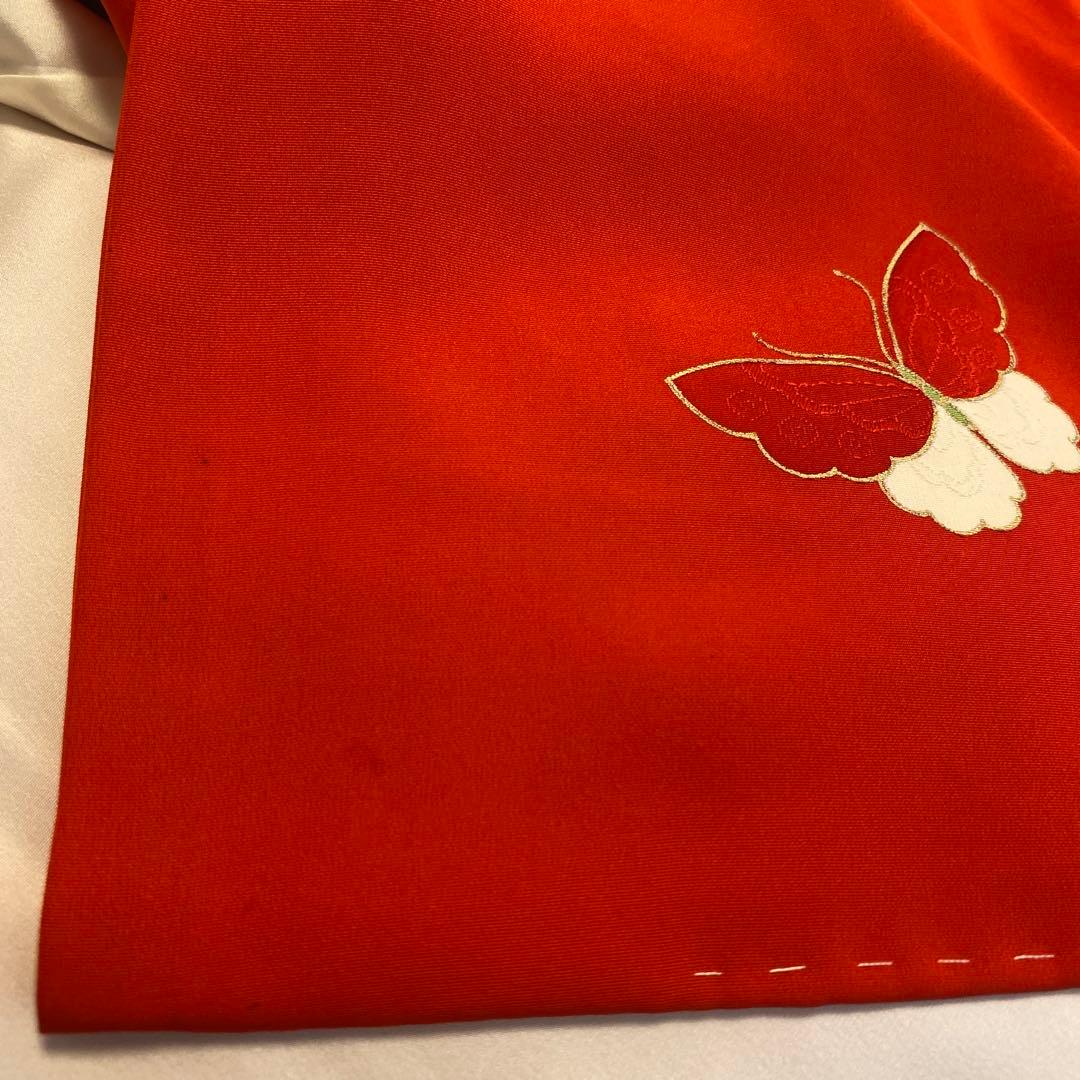 卒業式　着物と袴セット　赤の蝶柄小紋　紫色の袴　半幅帯　伊達襟