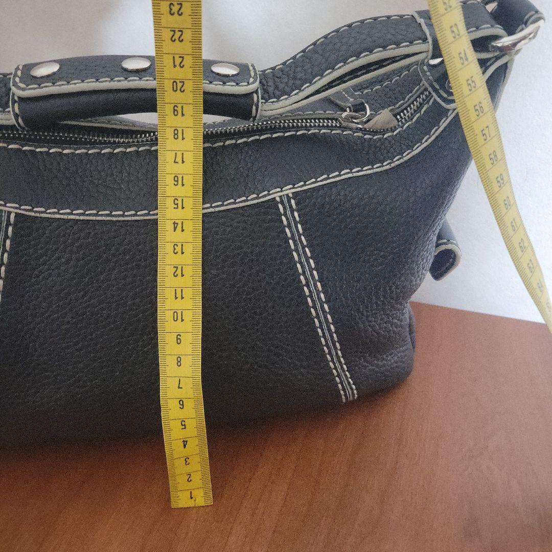 TOD'S 濃紺レザー ショルダーバッグ