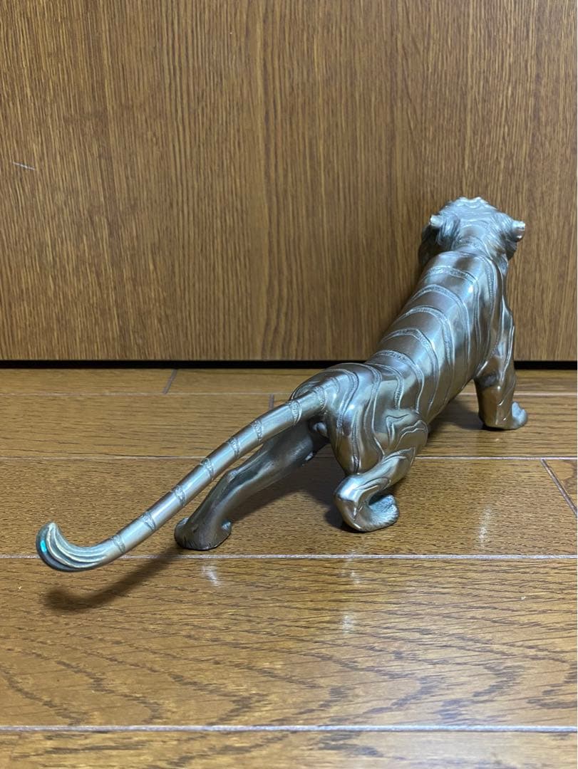 【骨董品】白銅製 村田宏作 虎 置物 飾り物 トラ 寅 とら 金属工芸 彫刻