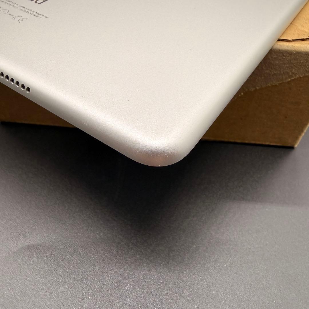 iPad Air 2 Wi-Fi 64GB シルバー & キーボード付きカバー