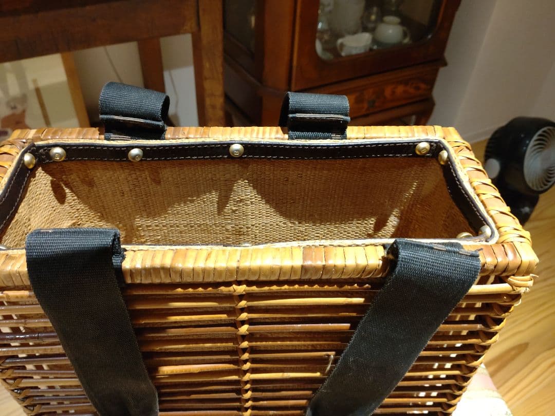 【プロフ必読】サリーとマキーフェンディレトロかごバッグレア