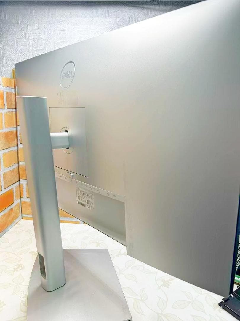 Dell UltraSharp U2723QE 27インチ 高性能4Kモニター