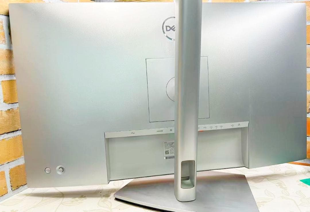 Dell UltraSharp U2723QE 27インチ 高性能4Kモニター