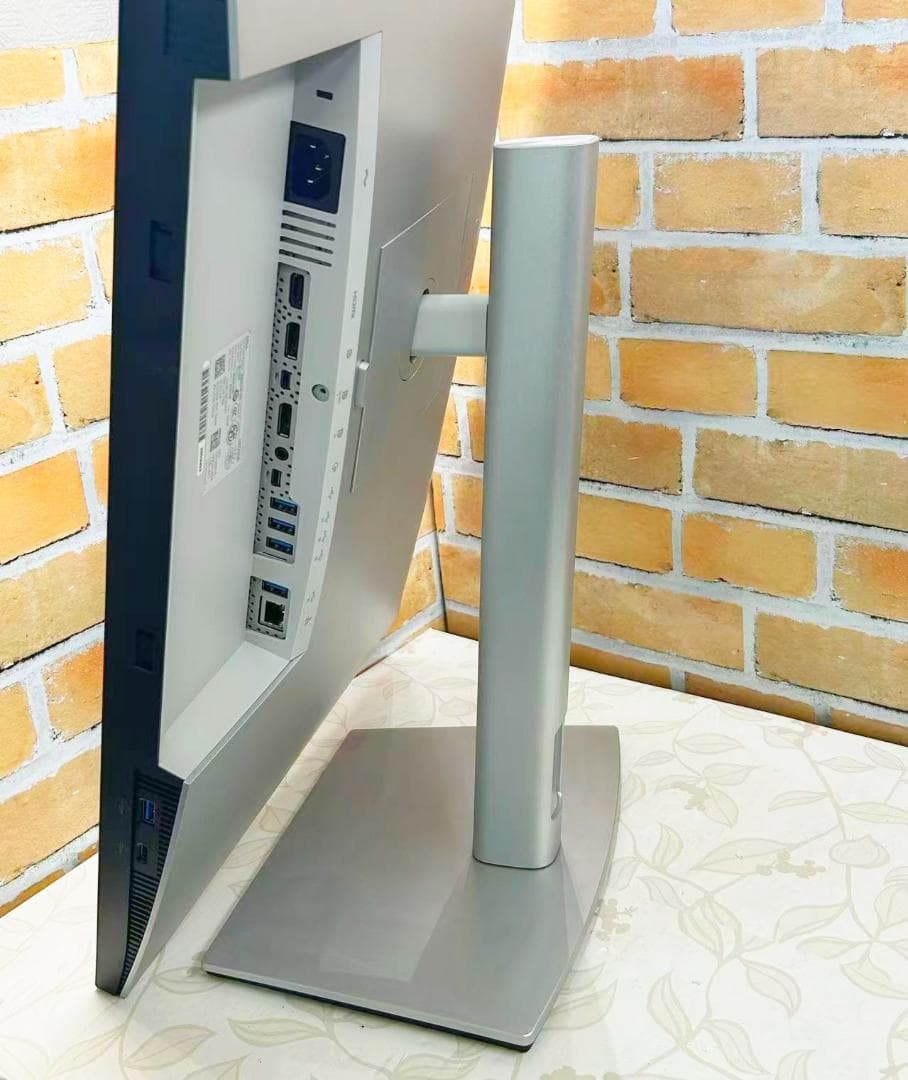 Dell UltraSharp U2723QE 27インチ 高性能4Kモニター