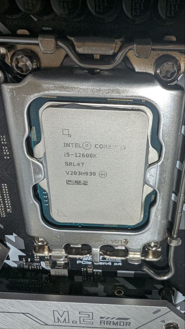 CPU i5 12600K + Asrock Steel legend B760m