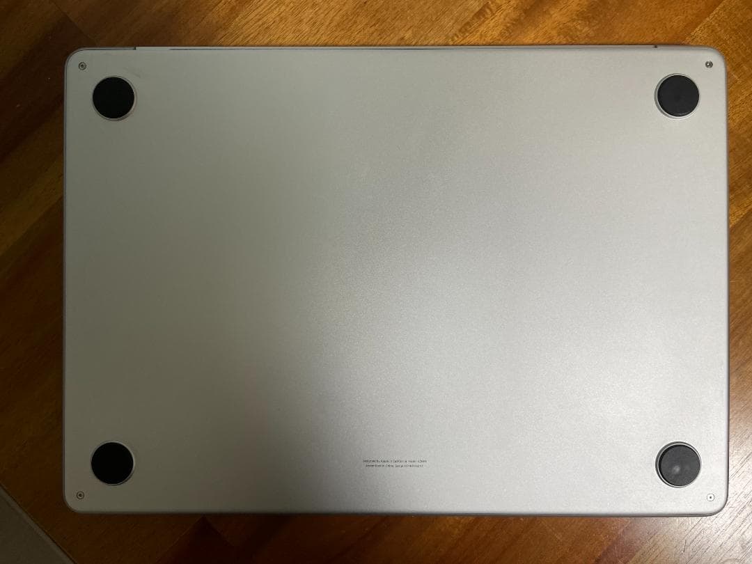 Apple MacBook Air 13.6インチ (A2681)