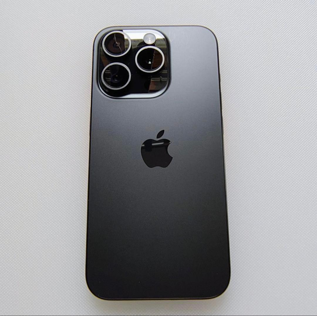 iPhone 15 Pro 256GB ブラックチタニウム