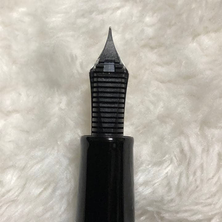 ☆未使用 セーラー プロフェッショナルギア 万年筆 銀 F 細字 ペン先21金☆