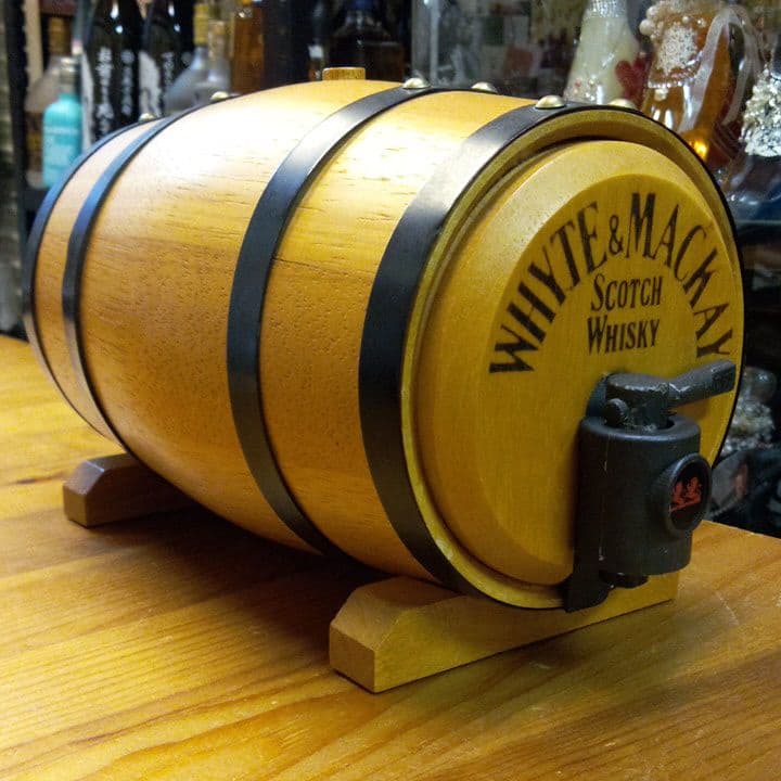 WHYTE & MACKAY　木樽　容量不明