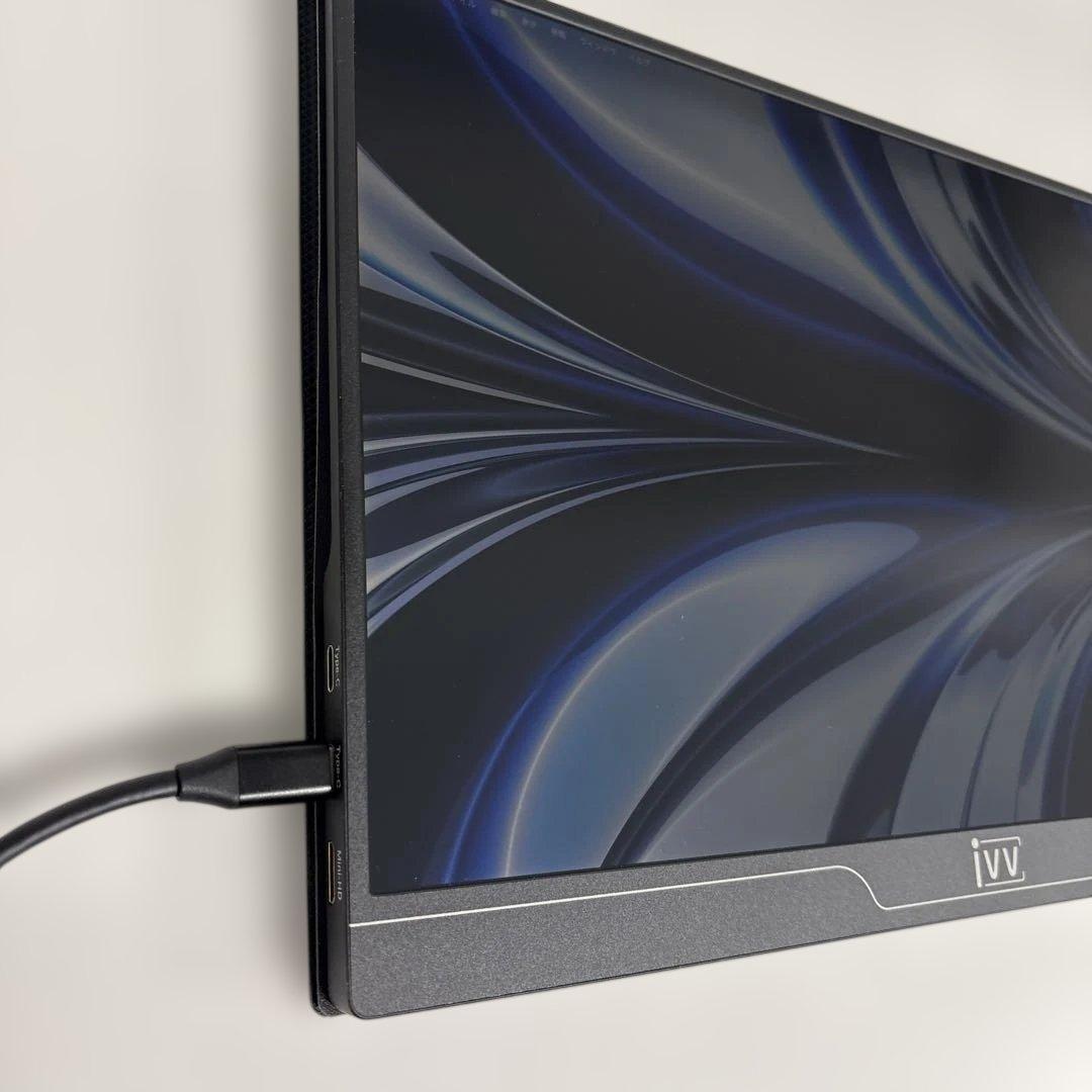 ivv ポータブルモニター 15.6インチ　4k