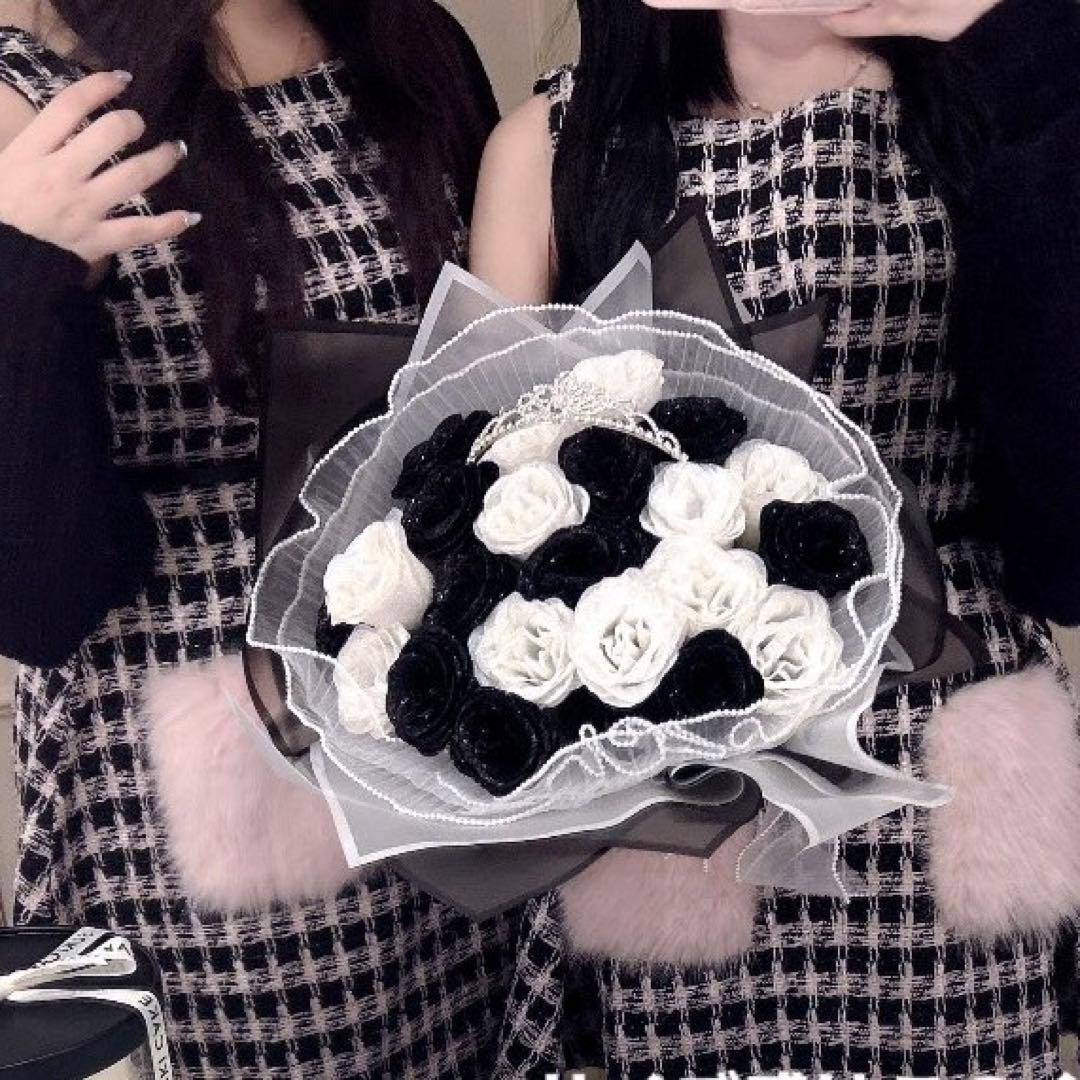 ブーケ　花束　ハンドメイド　造花　推し活　モノトーン　黒　白