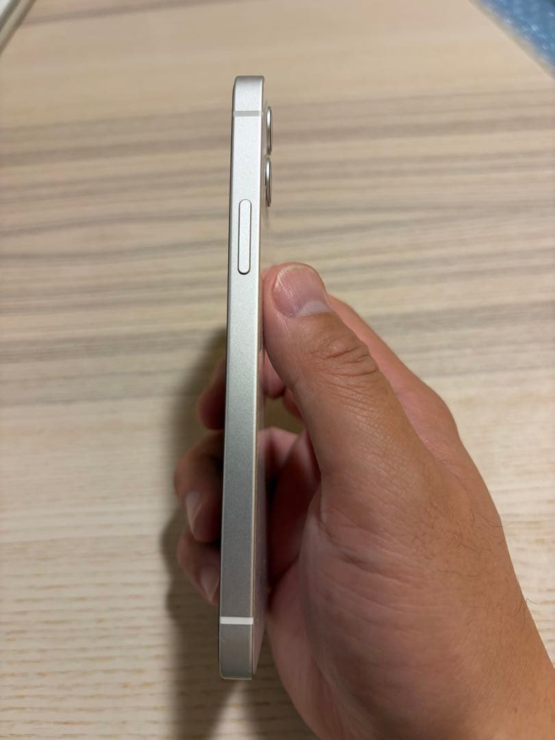 Apple iPhone 12 ホワイト 本体 背面割れあり