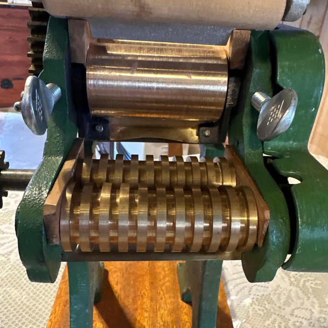 小野式1号型両刃製麺機