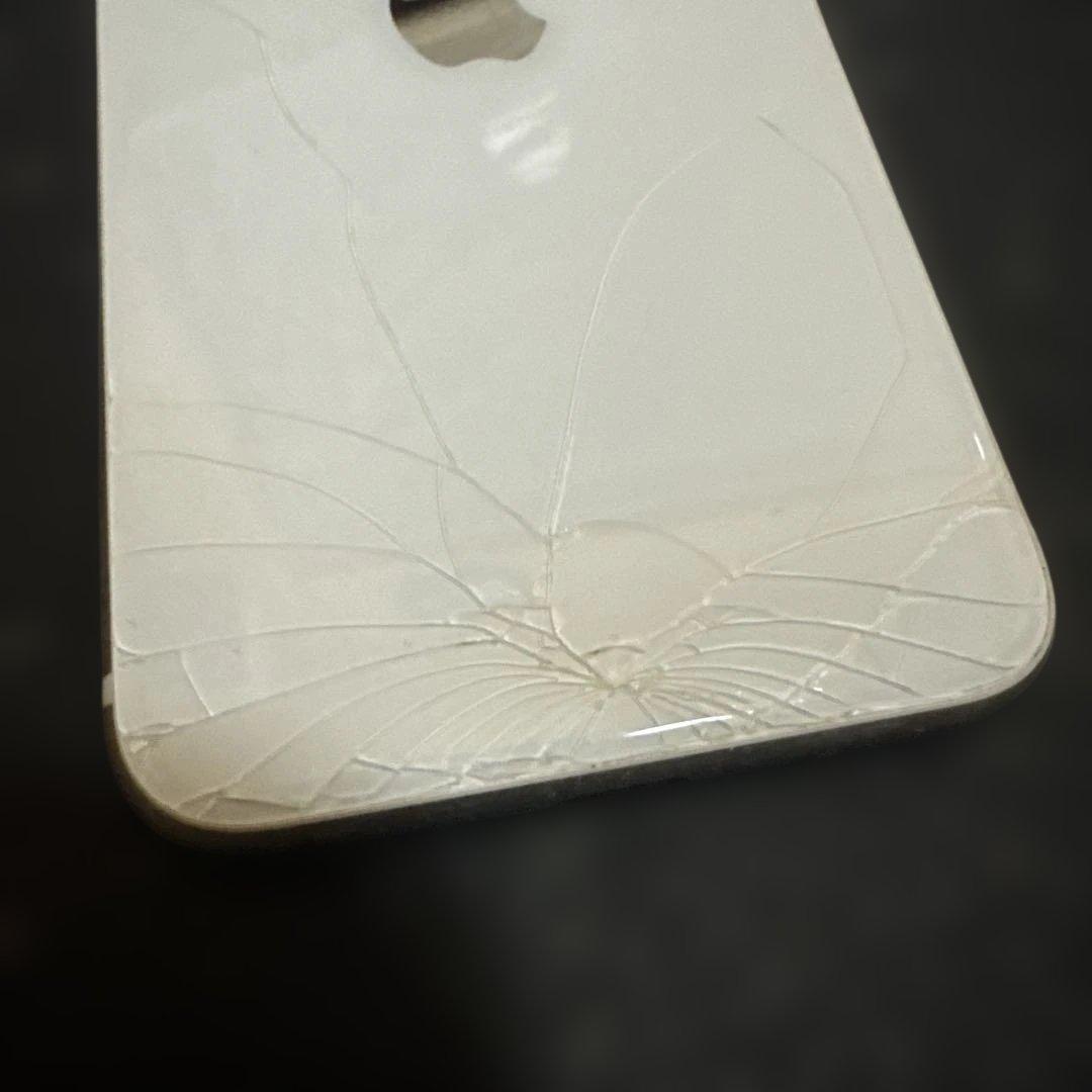 【値下げ】Apple iPhone SE 第2世代 ホワイト 本体