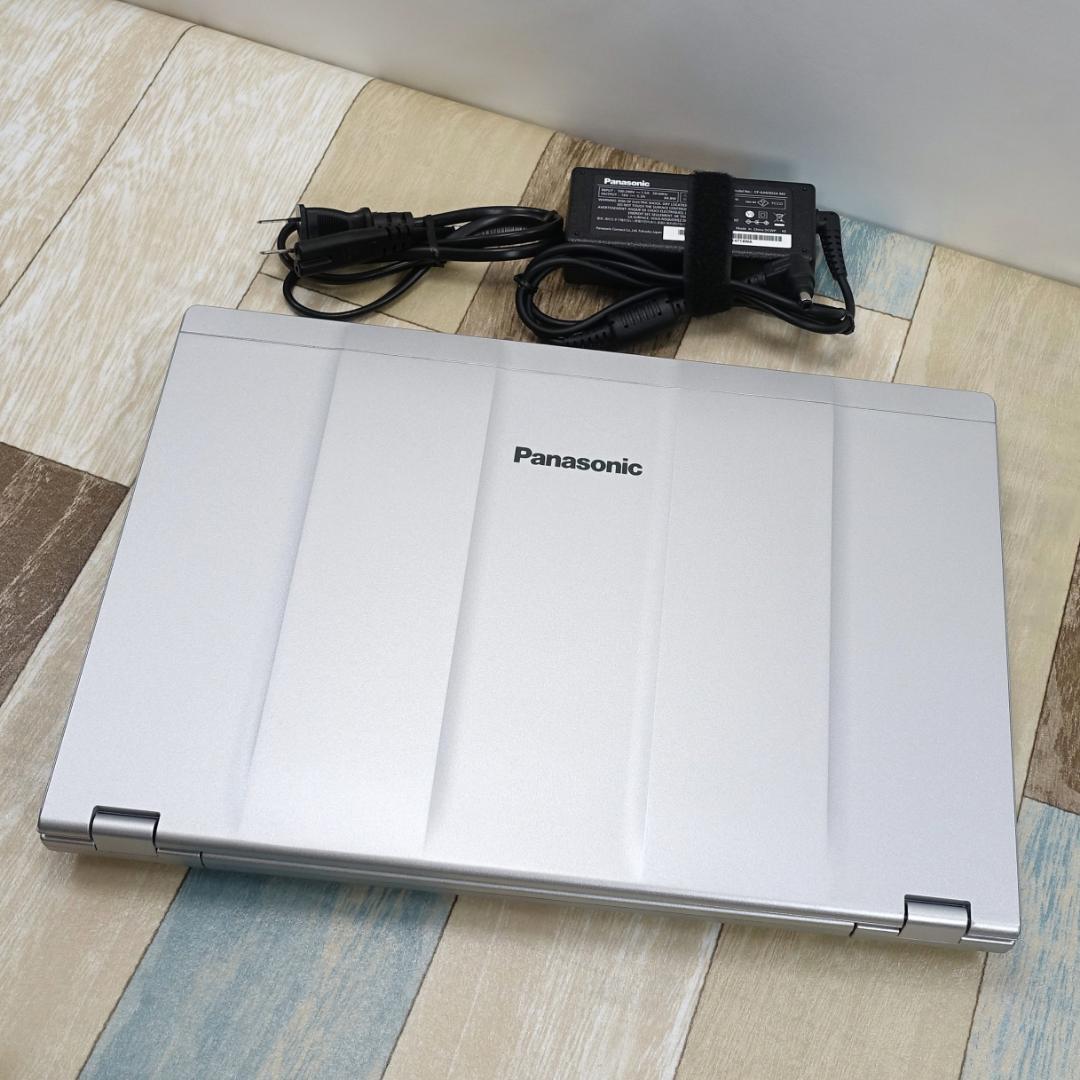 累積使用時間僅少で極美品の１４インチ✨第１０世代ｉ５に超高速ＳＳＤ＆ＤＶＤマルチ