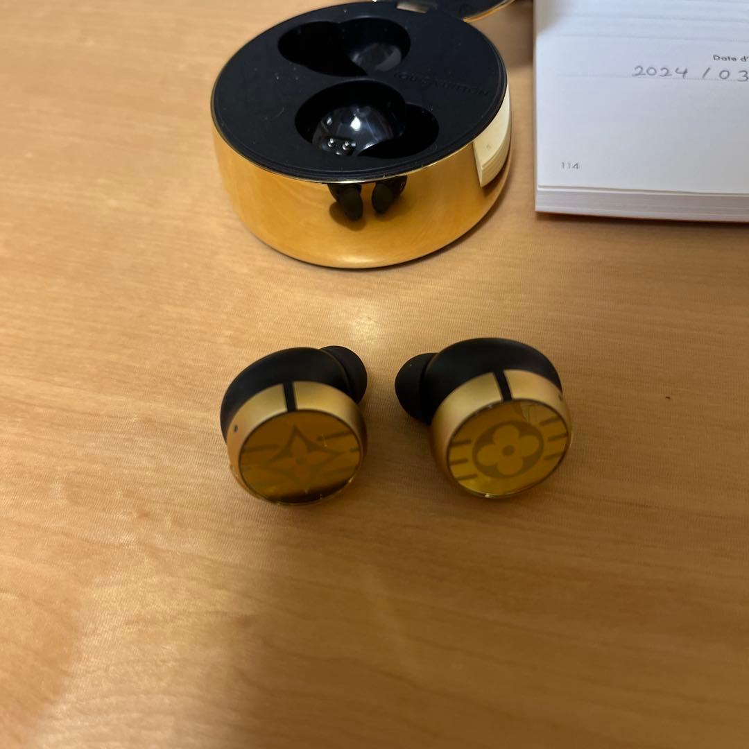 ルイ・ヴィトン ホライゾン ライト・アップ イヤホン ゴールド