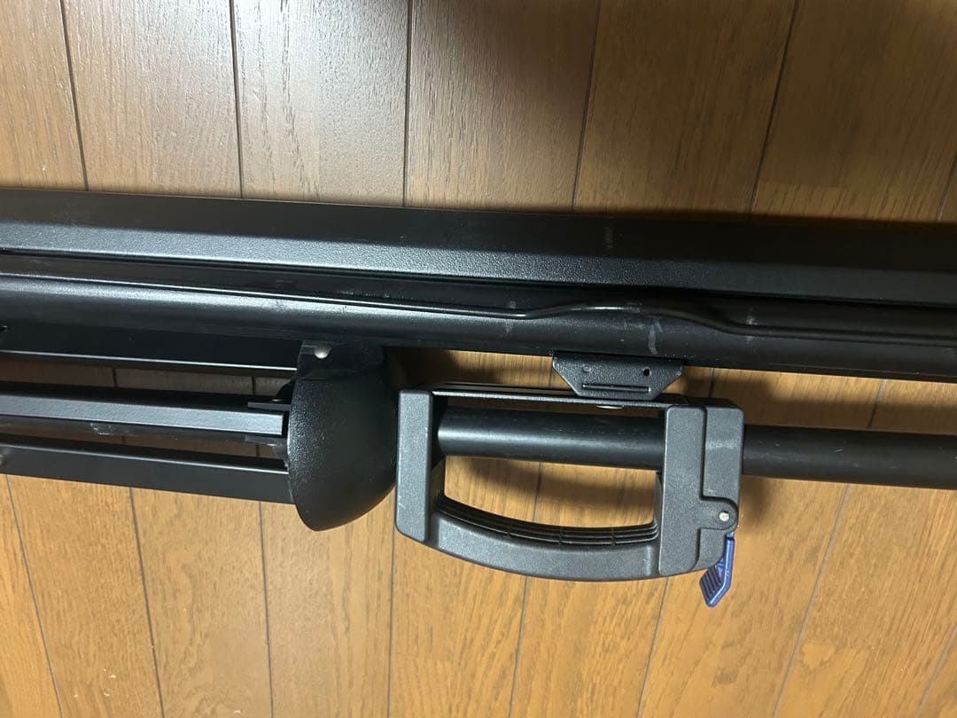 三脚式プロジェクタースクリーン