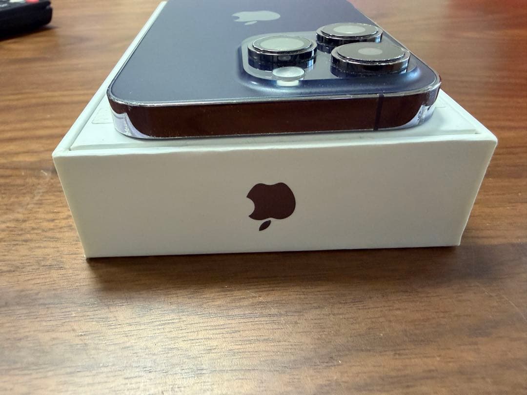 オ*タ様 iPhone 14 Pro 128GB パープル 背面割れジャンク　イ