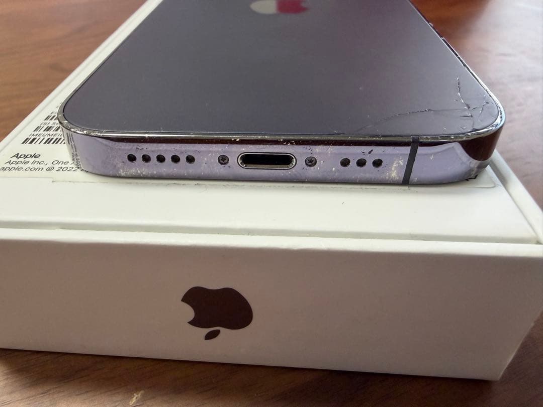 オ*タ様 iPhone 14 Pro 128GB パープル 背面割れジャンク　イ