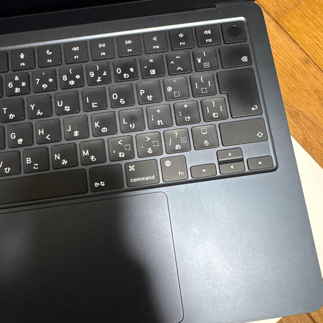 【美品】MacBook Air 13inch M2チップ　ミッドナイト