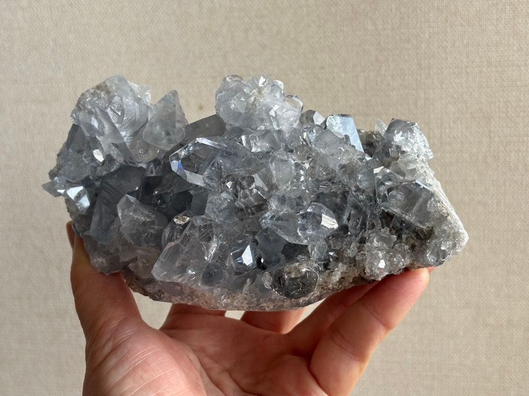 高品質　セレスタイト　原石　1353g 宝石質　ガラス質　感動するレベル