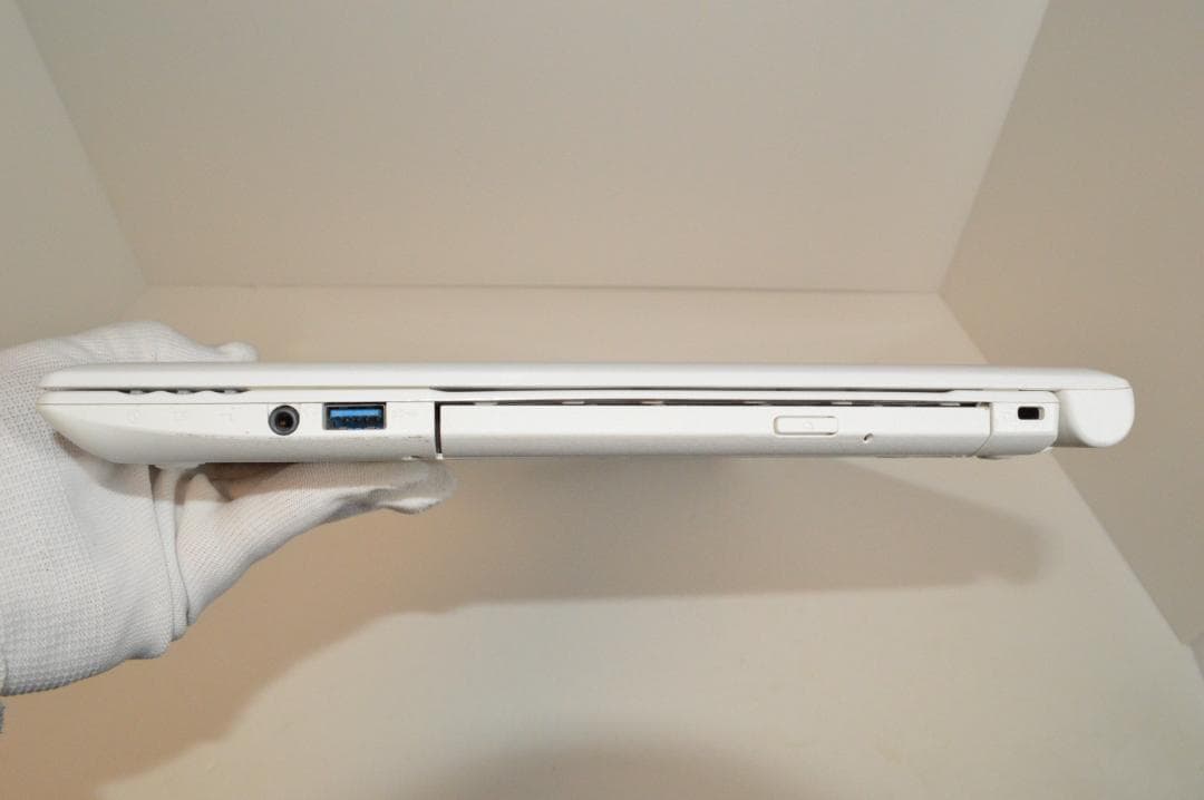 ホワイトLAVIE第8世代Corei7/32G/新品SSD1TB BD再生