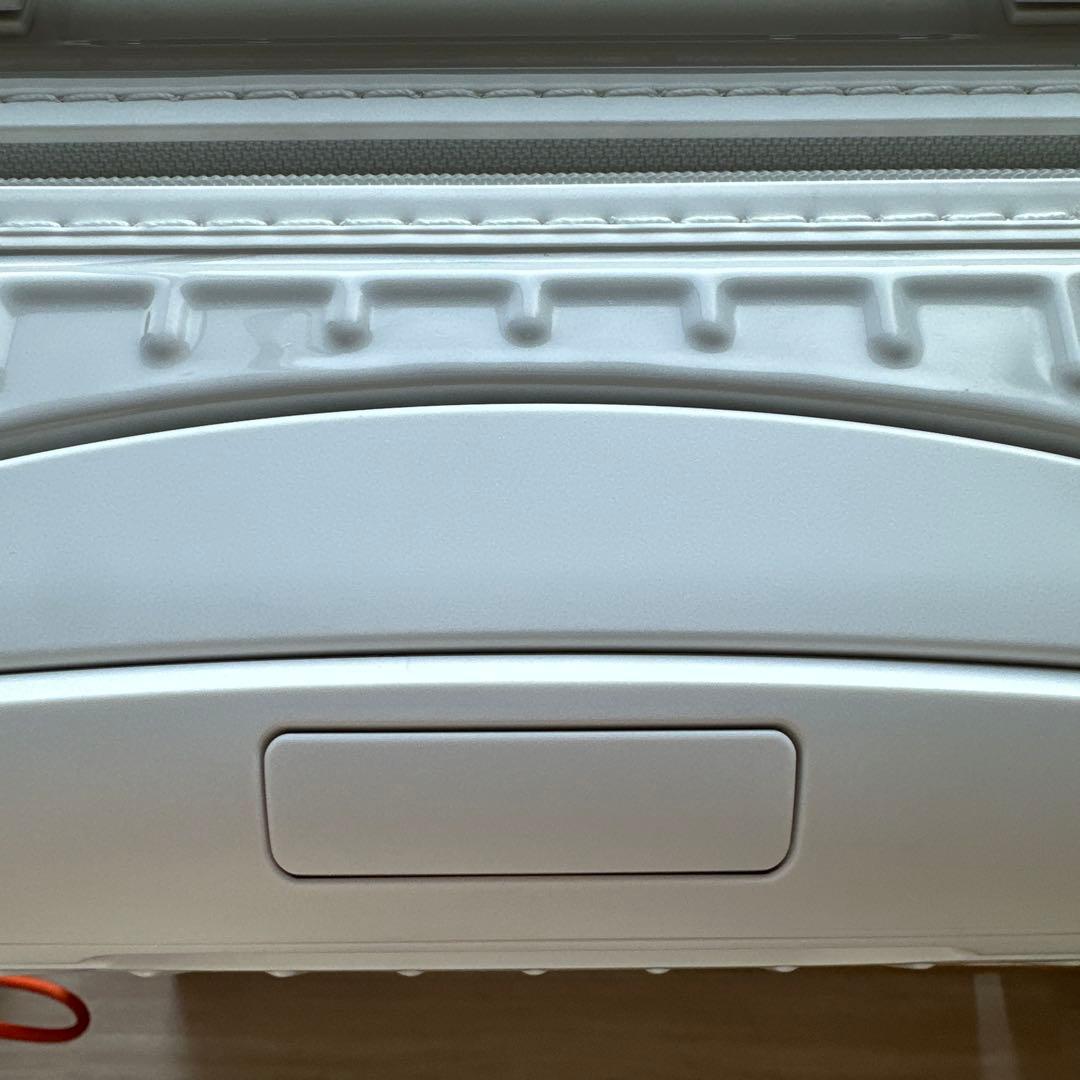 RIMOWA ESSENTIALキャビンS(ホワイト4輪)