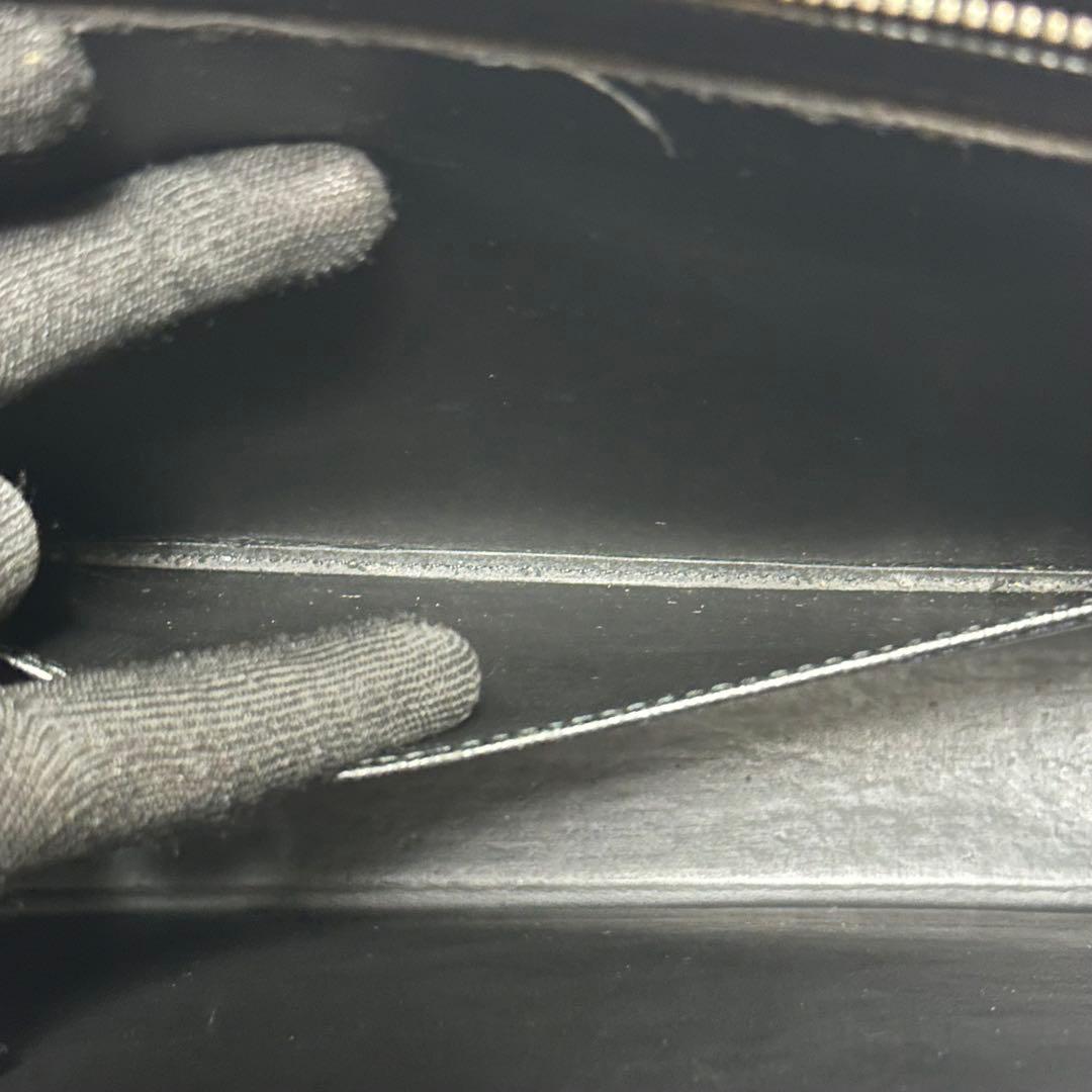 LOUIS VUITTON ルイヴィトン タイガ ポルトドキュマン ロザン