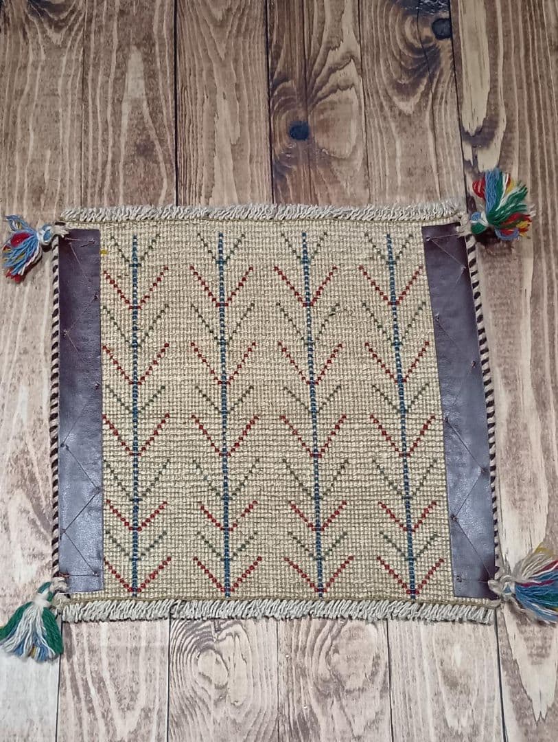 ペルシャ絨毯　ギャッベ　座布団　手織り　イラン(110)