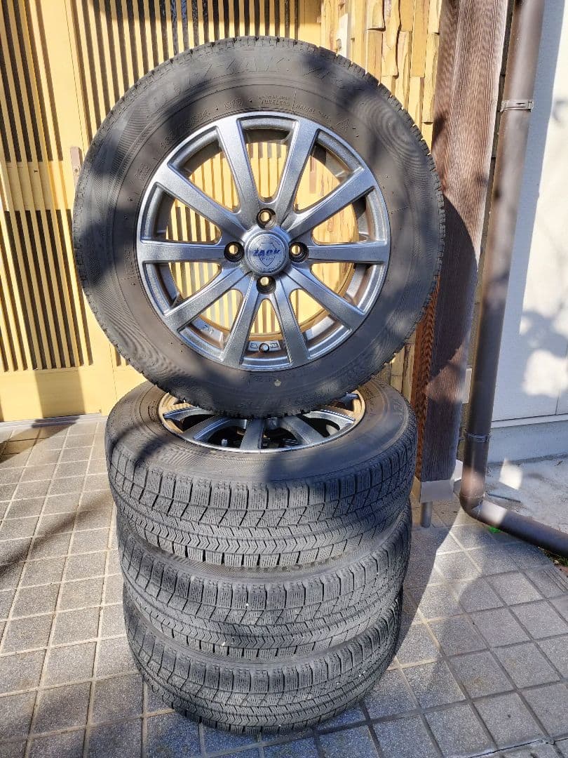 送料無料 美品【14インチ4本】【バリ溝】【165/70R14】ブリザックVRX