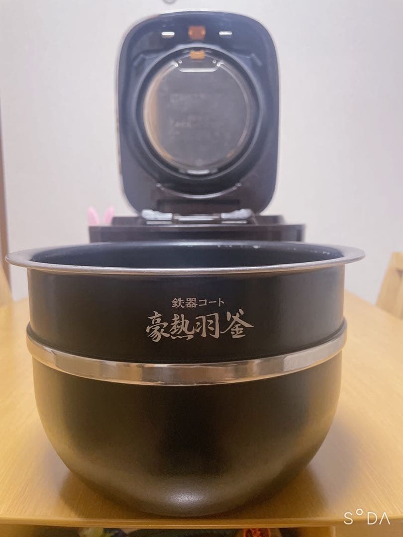 象印 ZOJIRUSHI 圧力IH炊飯ジャー 極め炊き 1升NW-JT18