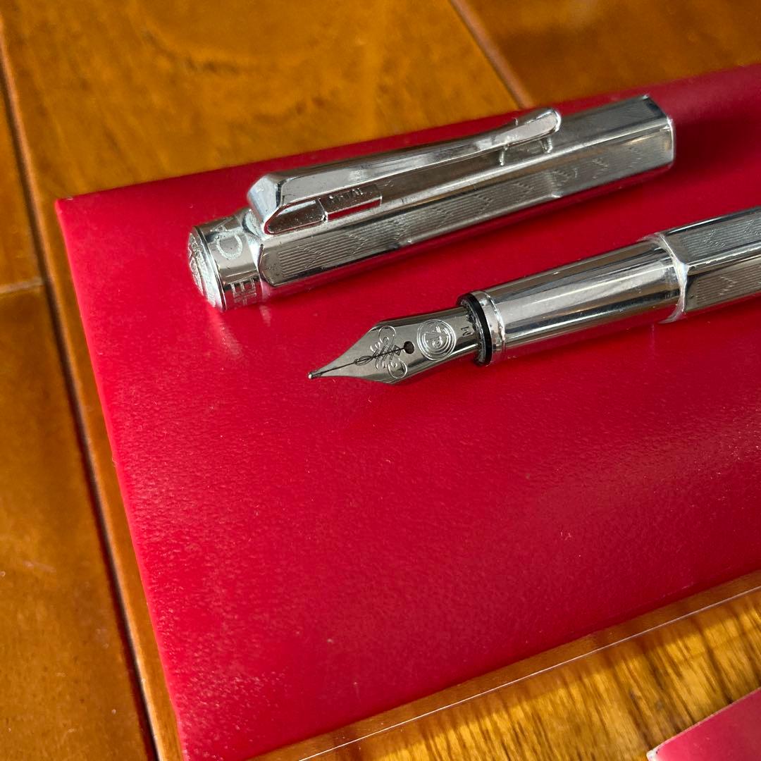 CARAN d'ACHE 万年筆 シルバー エクリドール　シェブロン