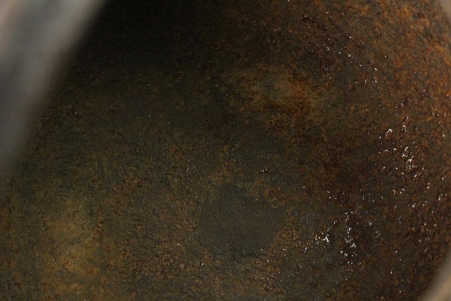 古鉄 持ち手 唐草 銀象嵌 瓶 注器 鉄瓶 銀摘 金縁朱塗蓋(K-XA811)